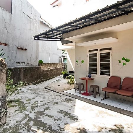 Kost Carmelia Syariah Baranangsiang Bogor Hotel Exterior photo