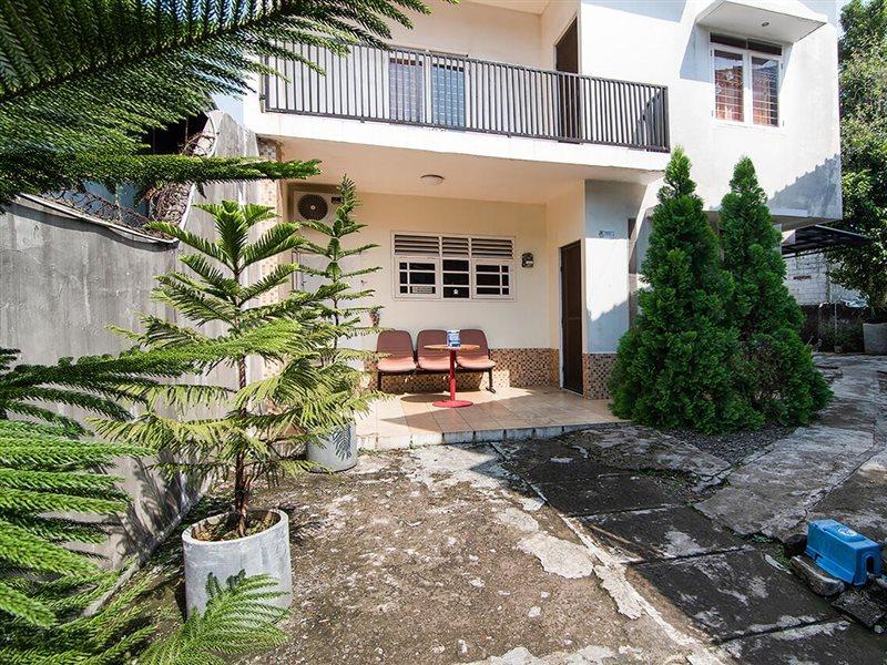 Kost Carmelia Syariah Baranangsiang Bogor Hotel Exterior photo