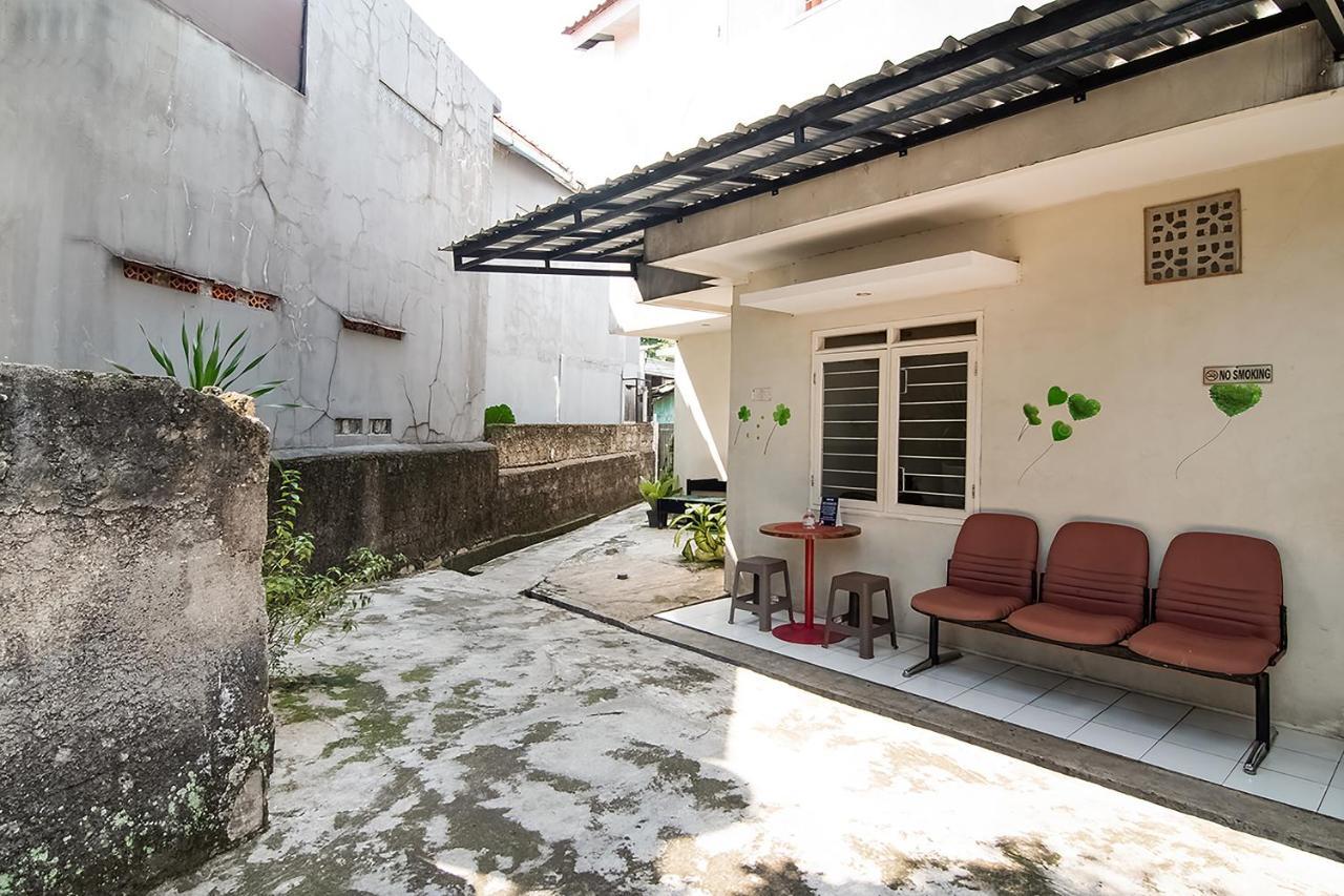 Kost Carmelia Syariah Baranangsiang Bogor Hotel Exterior photo