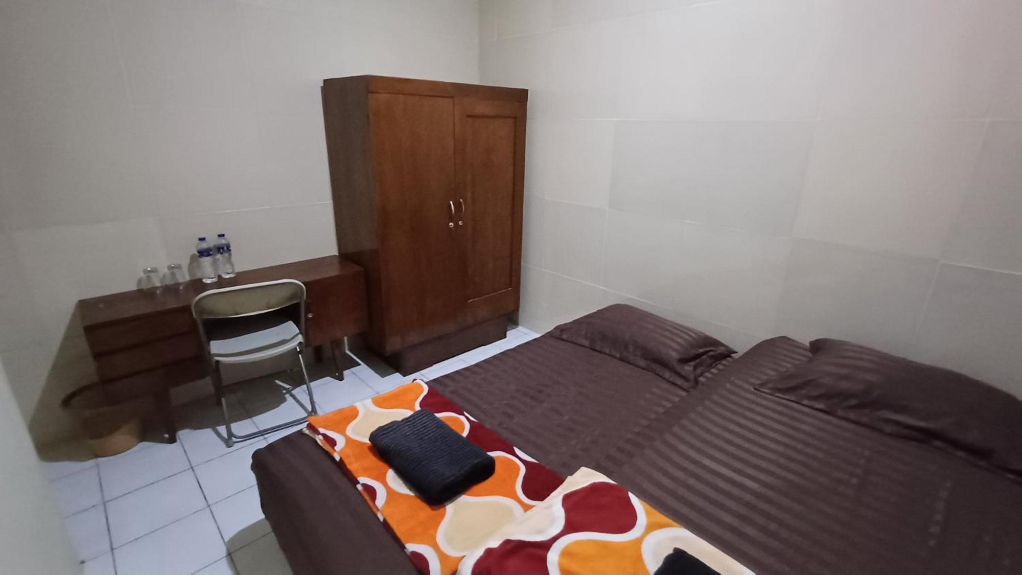 Kost Carmelia Syariah Baranangsiang Bogor Hotel Exterior photo